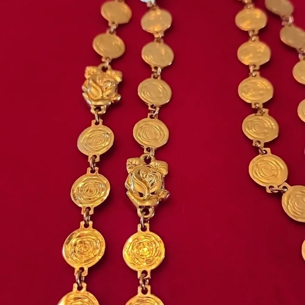 Vintage Signed LIZ CLAIBORNE @LCI Gold Plated/Toned Rose Necklace